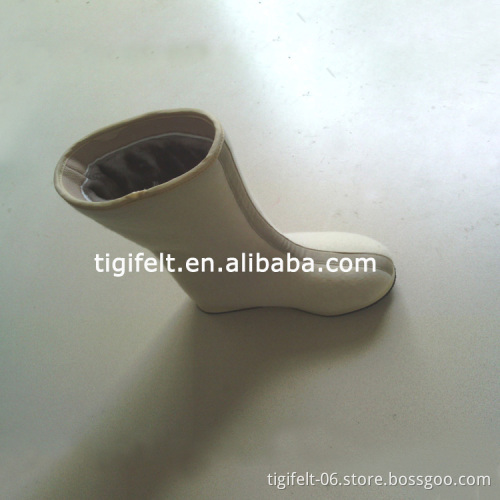 100% wool felt boots/ Wool liners/excllent warm property